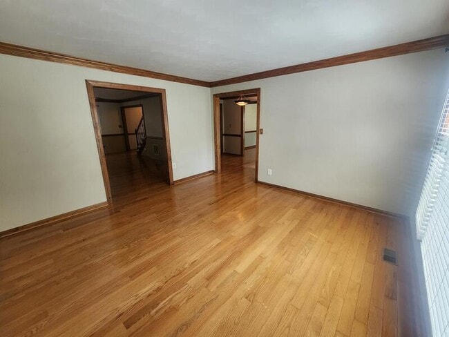 Building Photo - 720 Aguila Dr