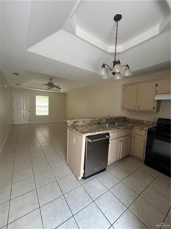 Building Photo - 14 Bracey