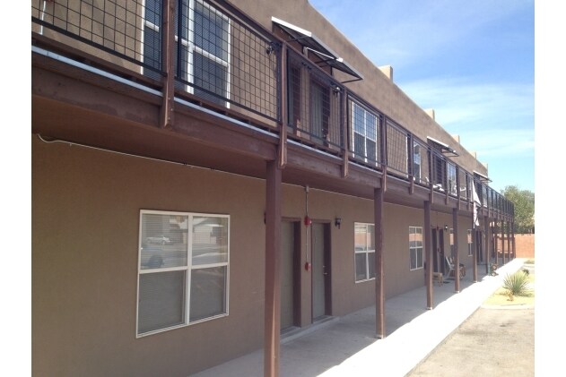 Building Photo - 813 Ortiz Dr SE