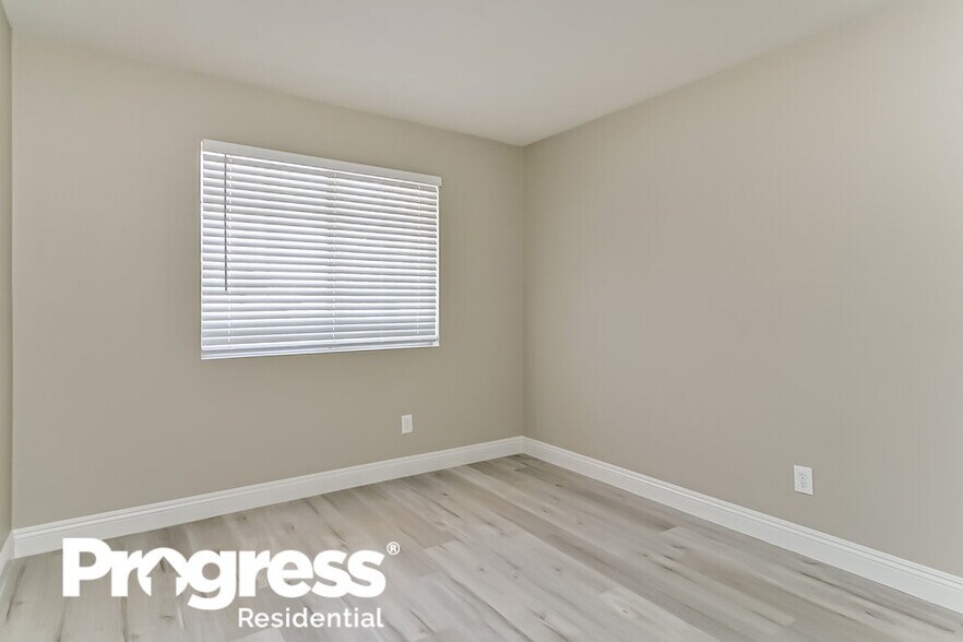 Building Photo - 890 Single Tree Dr