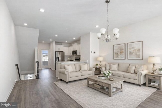 Building Photo - 344 Ensemble Wy