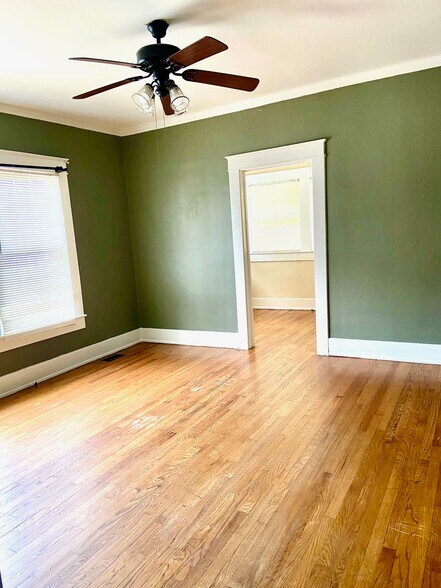 Building Photo - 1407 11th St S