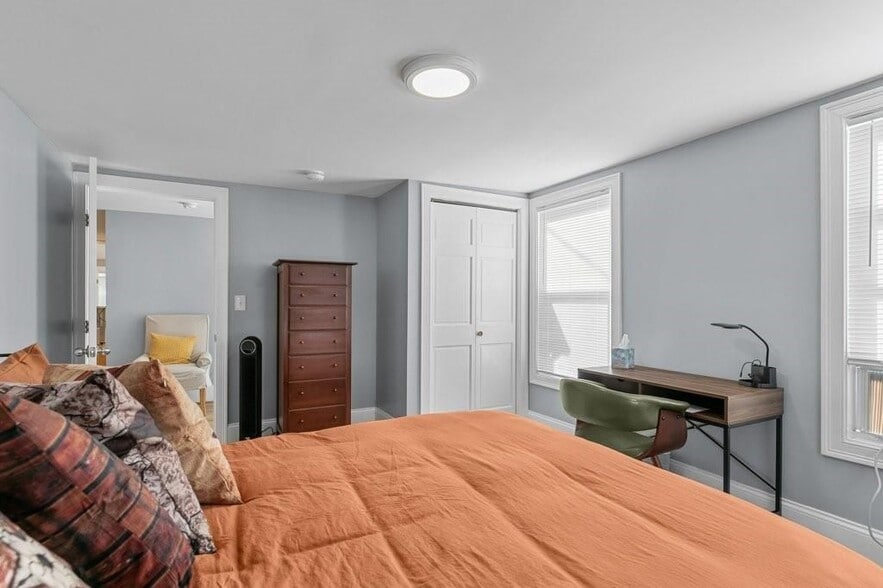 Building Photo - 382 Spring St