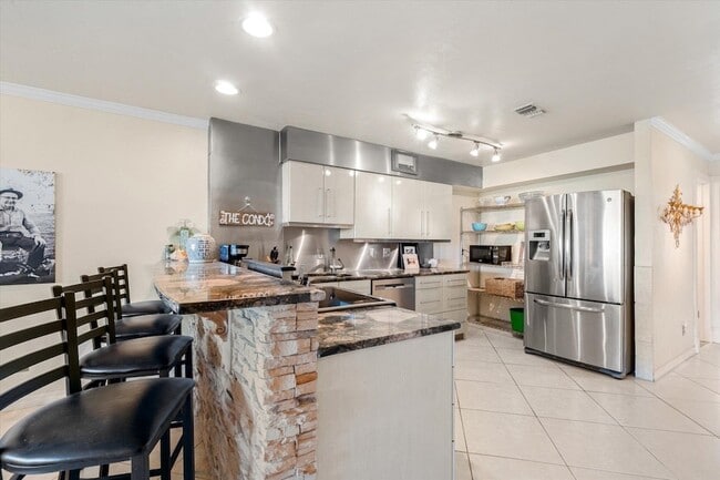 Building Photo - 3385 Coastal Hwy