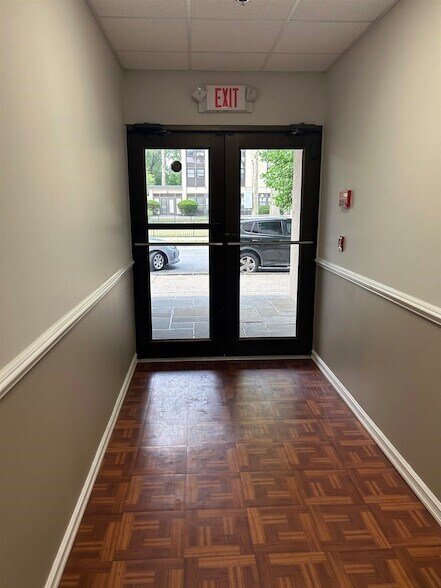 Building Photo - 61 Kansas St