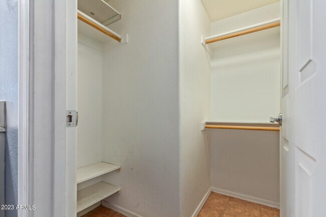 Building Photo - 2150 W Alameda Rd