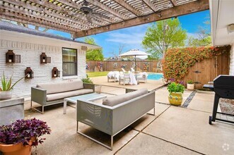 Building Photo - 7406 Yamini Dr