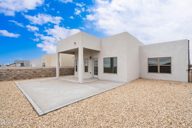 Building Photo - 720 Paseo Dulce Ave