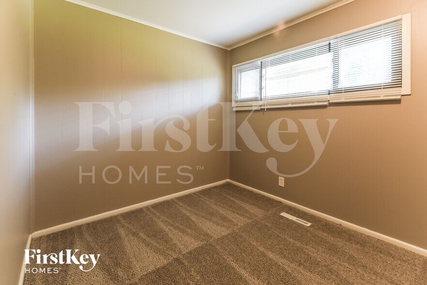 Building Photo - 67 Austin Ave