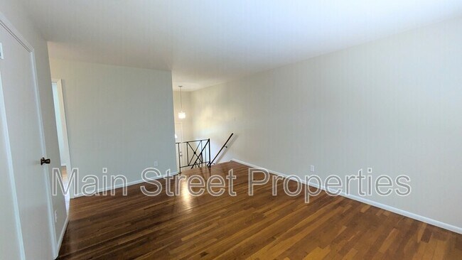 Building Photo - 2117 Pullman Cir