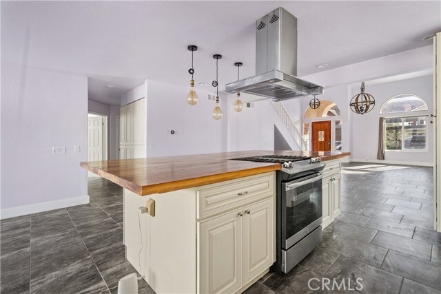 Building Photo - 3327 Deaver Dr