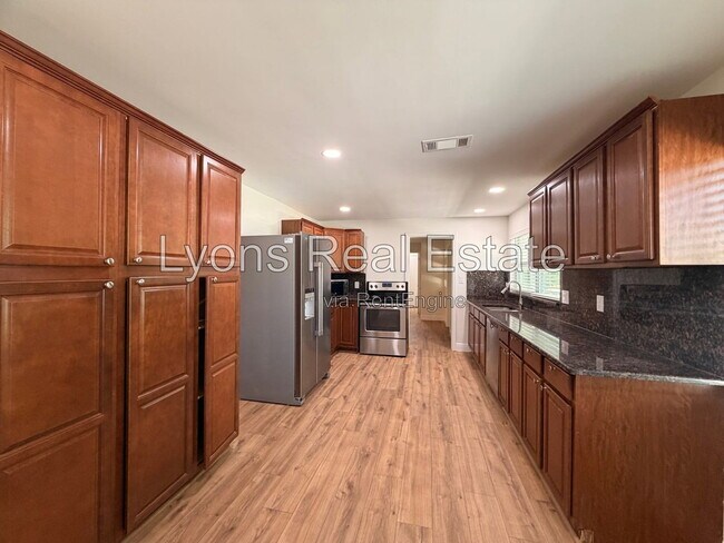 Building Photo - 10621 McGregor Blvd