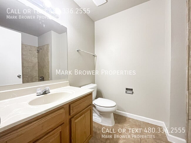 Building Photo - 4025 W Carol Ave