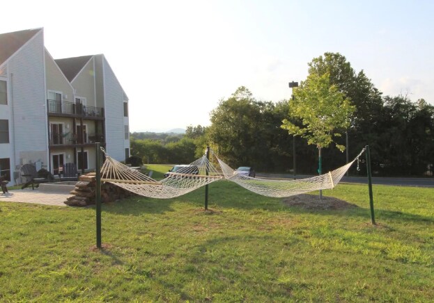 Building Photo - 1390 Hunters Rd