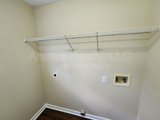 Building Photo - 1624 Oak Trace Cir
