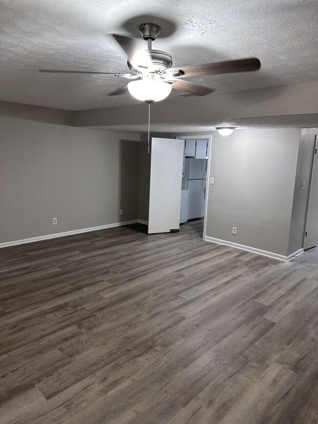 Building Photo - 185 Eaglewood Way