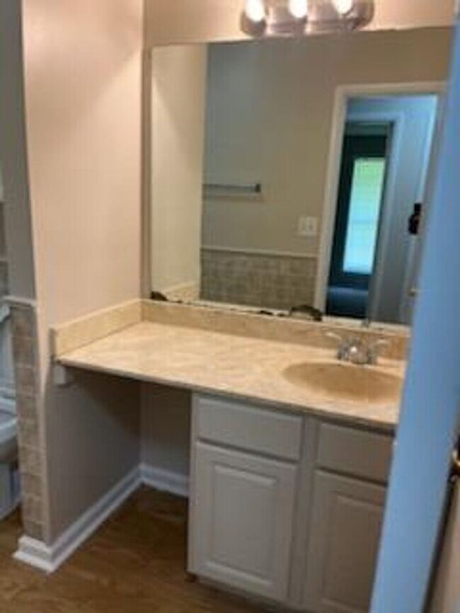 Building Photo - 3 Bedroom townhome in Snellville