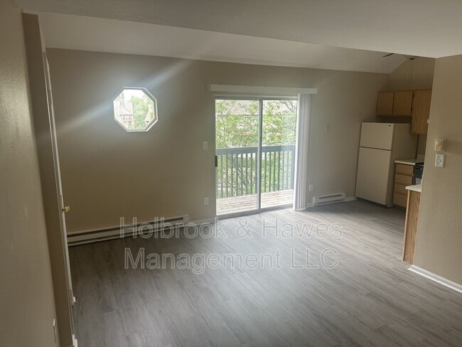 Building Photo - 4531 Boardwalk Dr