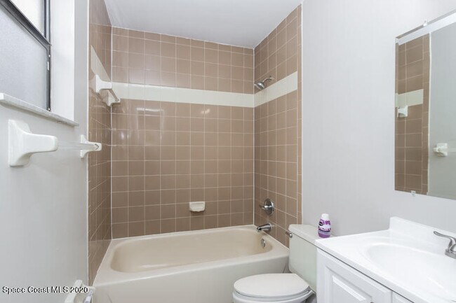 Building Photo - 962 Serenade St NW