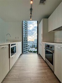 Building Photo - 501 NE 31st St