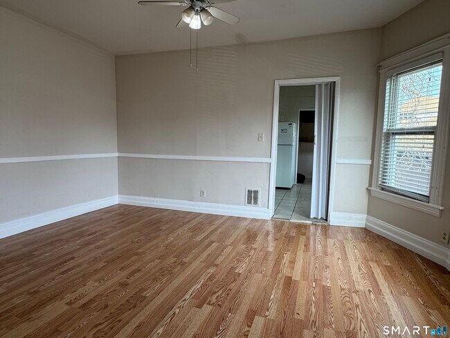 Building Photo - 548 Colorado Ave