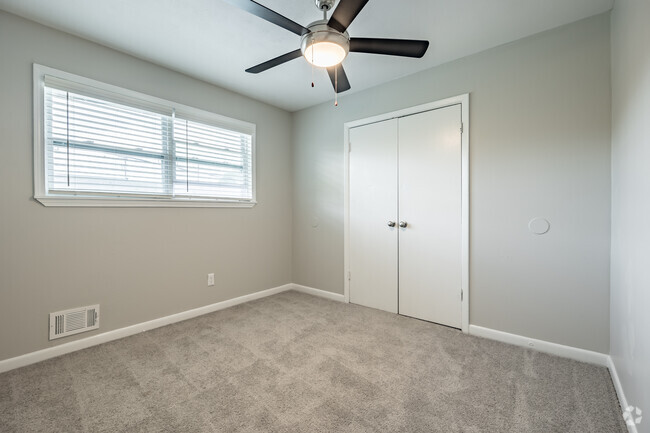 2BR, 1.5BA - 1069SF - Tara Woods Apartments