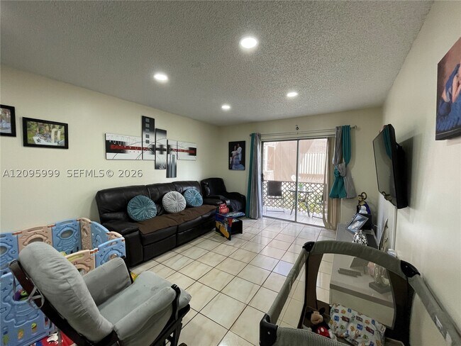 Building Photo - 1055 W 77th St