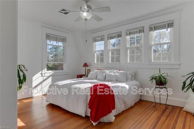 Building Photo - 1146 Rockbridge Ave