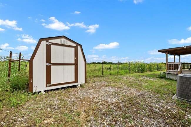 Building Photo - 360 Shady Oaks Dr