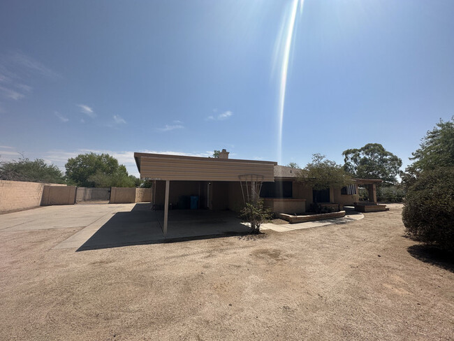 Building Photo - Beautiful 3 Bed 2 Bath home in Phoenix!