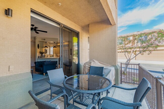 Building Photo - 705 W Queen Creek Rd