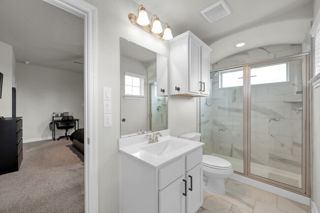 Building Photo - 241 Bright Blf Cir