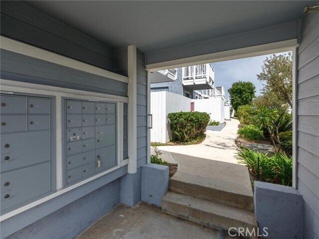 Building Photo - 1229 W 223rd St