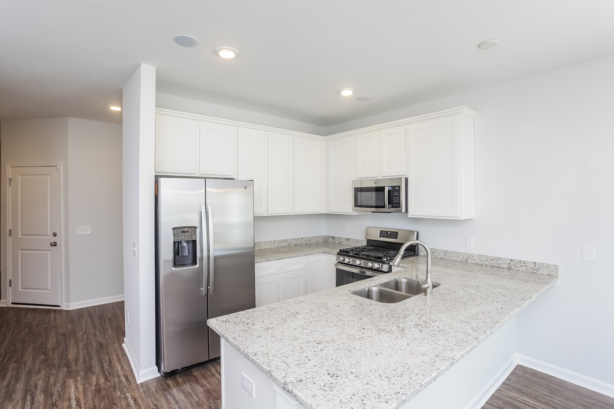 Building Photo - 30 Paces Run