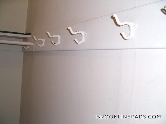 Building Photo - 208 Winthrop Rd