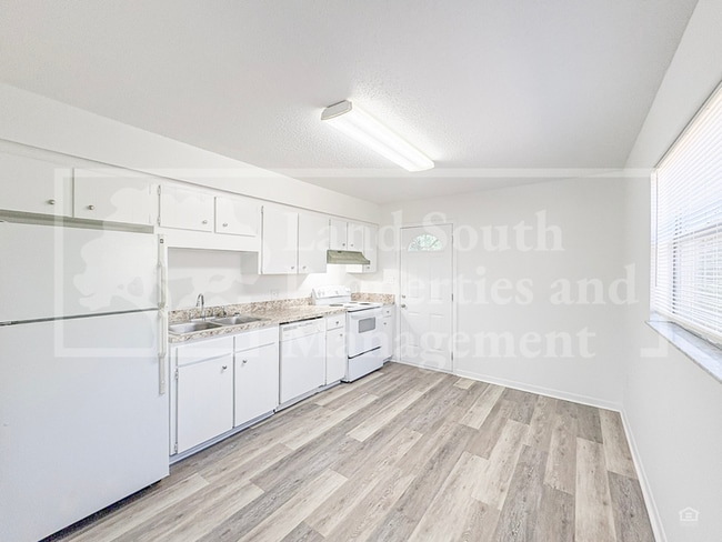 Building Photo - 1703 King Ave