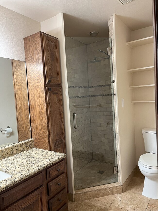Building Photo - 2631 Brookwood Dr