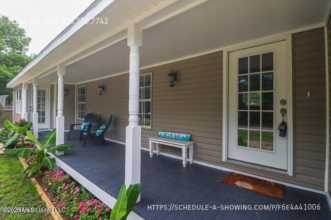 Building Photo - 912 Maple St