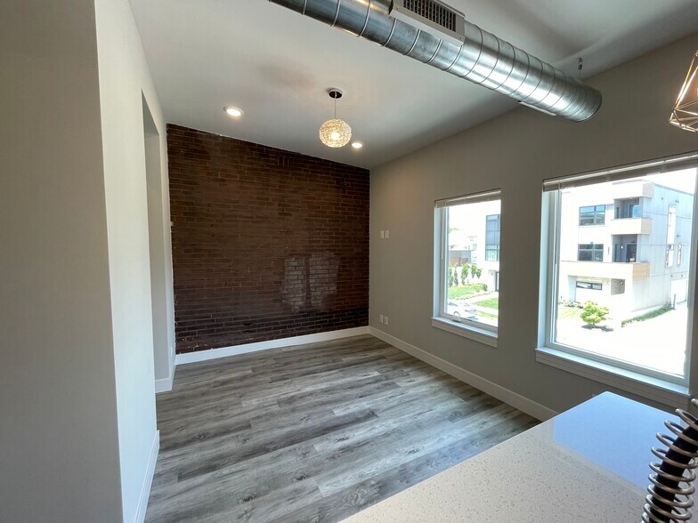 Building Photo - 2750 Lafayette Ave