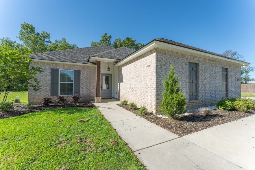 Building Photo - 12542 Brown Rd