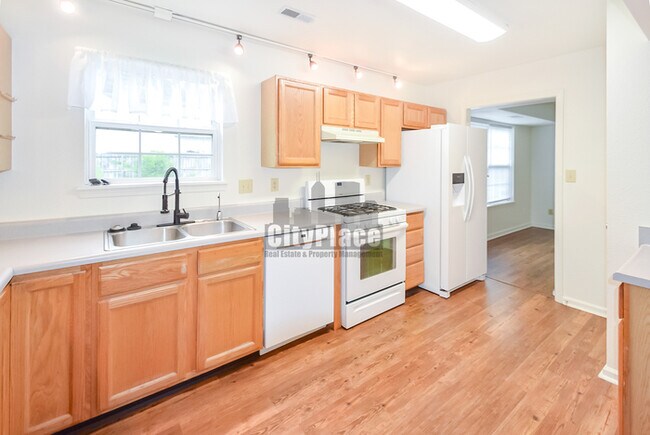 Building Photo - 263 Brooks Bend