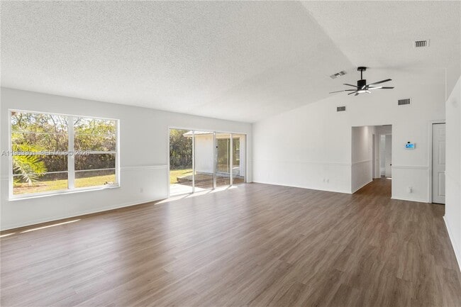 Building Photo - 1816 14th Ave SW