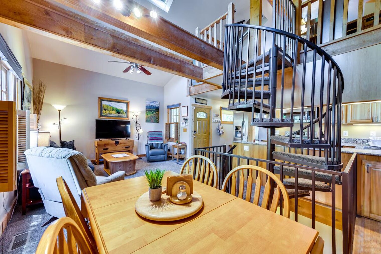 Building Photo - 619 N Corona St