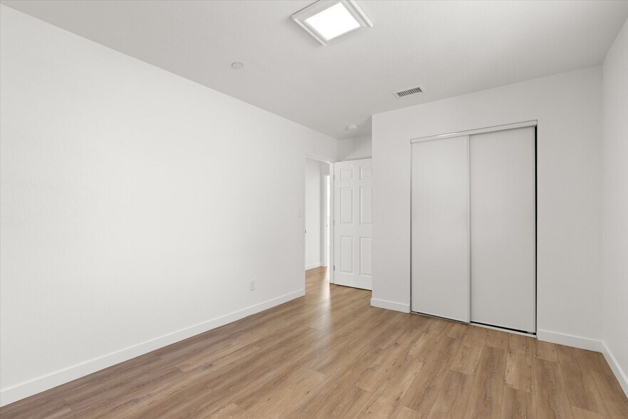 Building Photo - 7310 Roseberry Ave