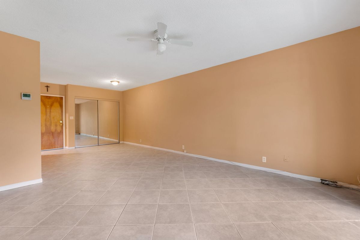 Building Photo - 3111 Oakland Shores Dr