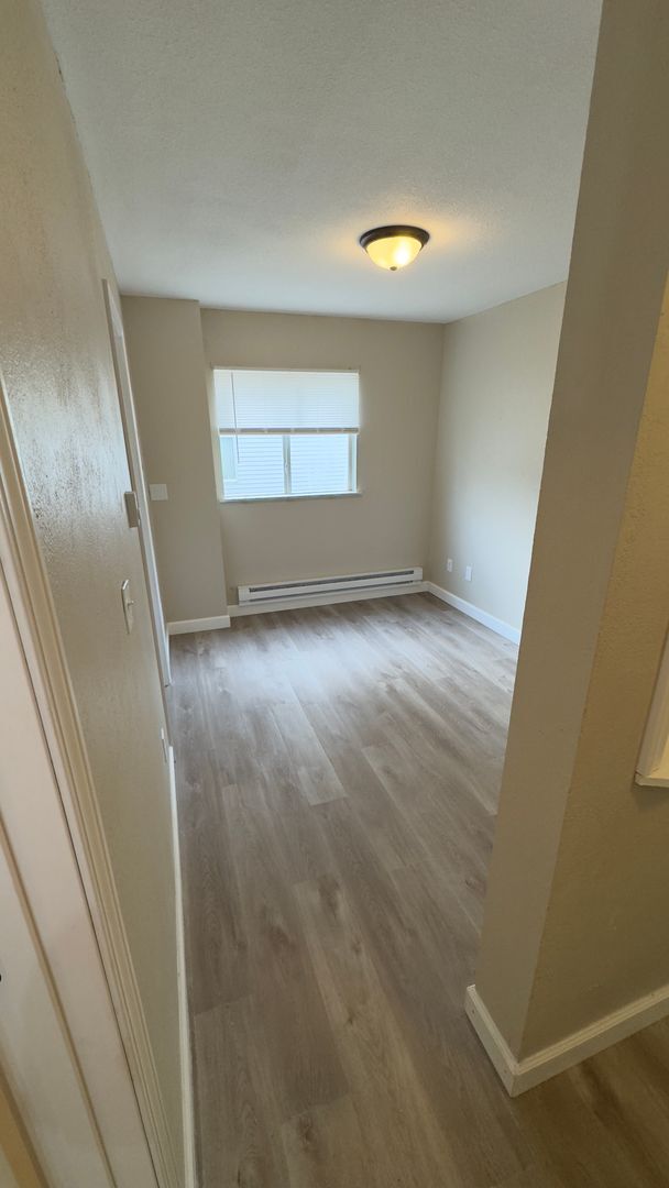 Building Photo - One Bedroom Apt - Long Term Rental - Just Fully Remodeled!