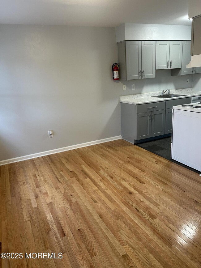 Building Photo - 59 Stonehurst Blvd