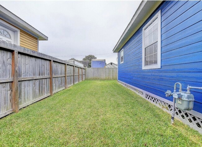 Building Photo - 808 E 32nd St