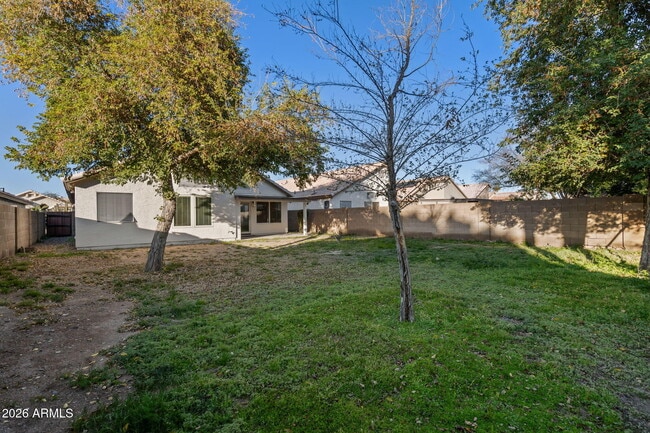 Building Photo - 523 W Kelton Ln