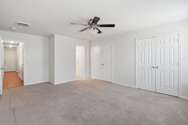 Building Photo - 3023 Legends York Dr